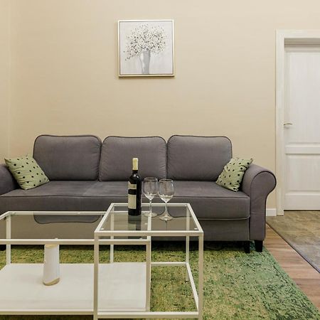Beautiful Apartment In Heart Of Historical Center ทิมิชัวรา ภายนอก รูปภาพ