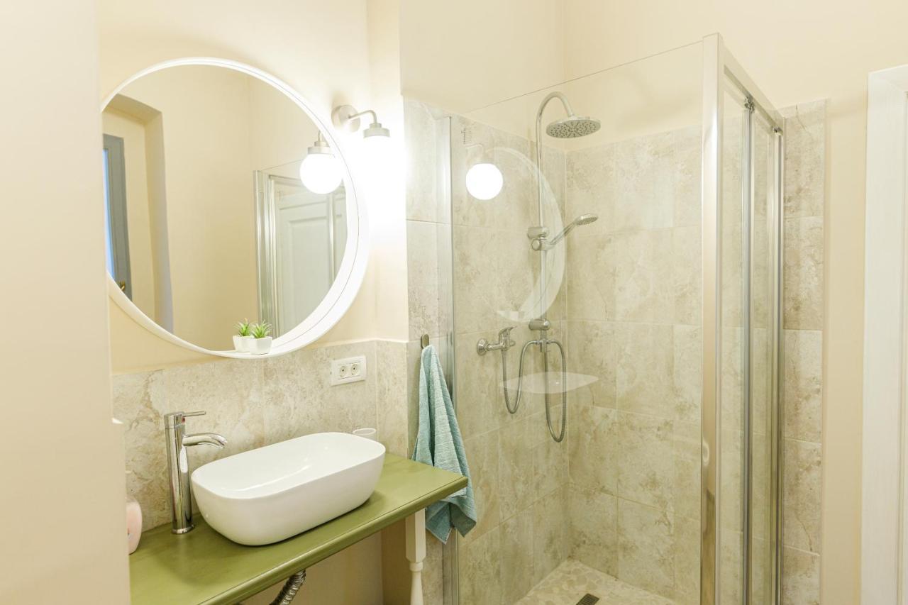 Beautiful Apartment In Heart Of Historical Center ทิมิชัวรา ภายนอก รูปภาพ