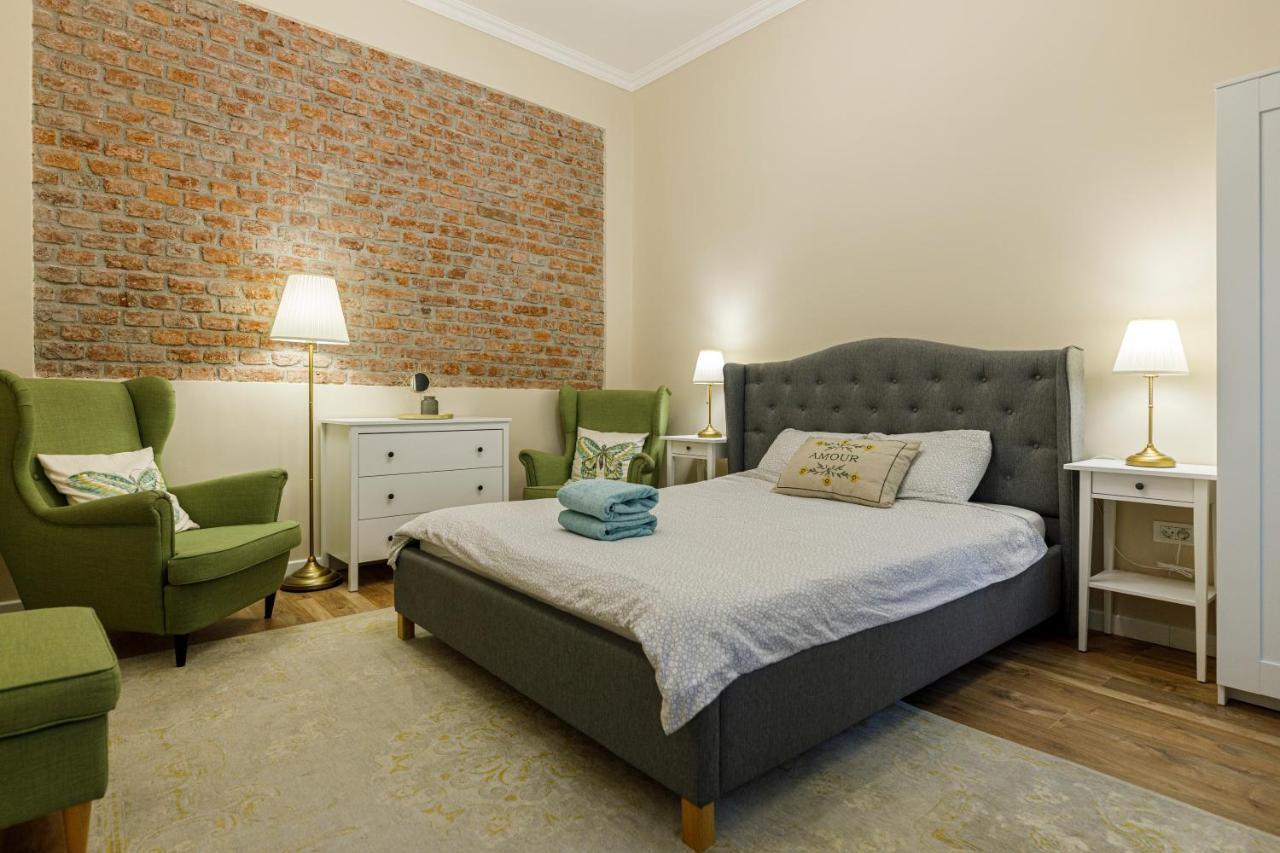 Beautiful Apartment In Heart Of Historical Center ทิมิชัวรา ภายนอก รูปภาพ