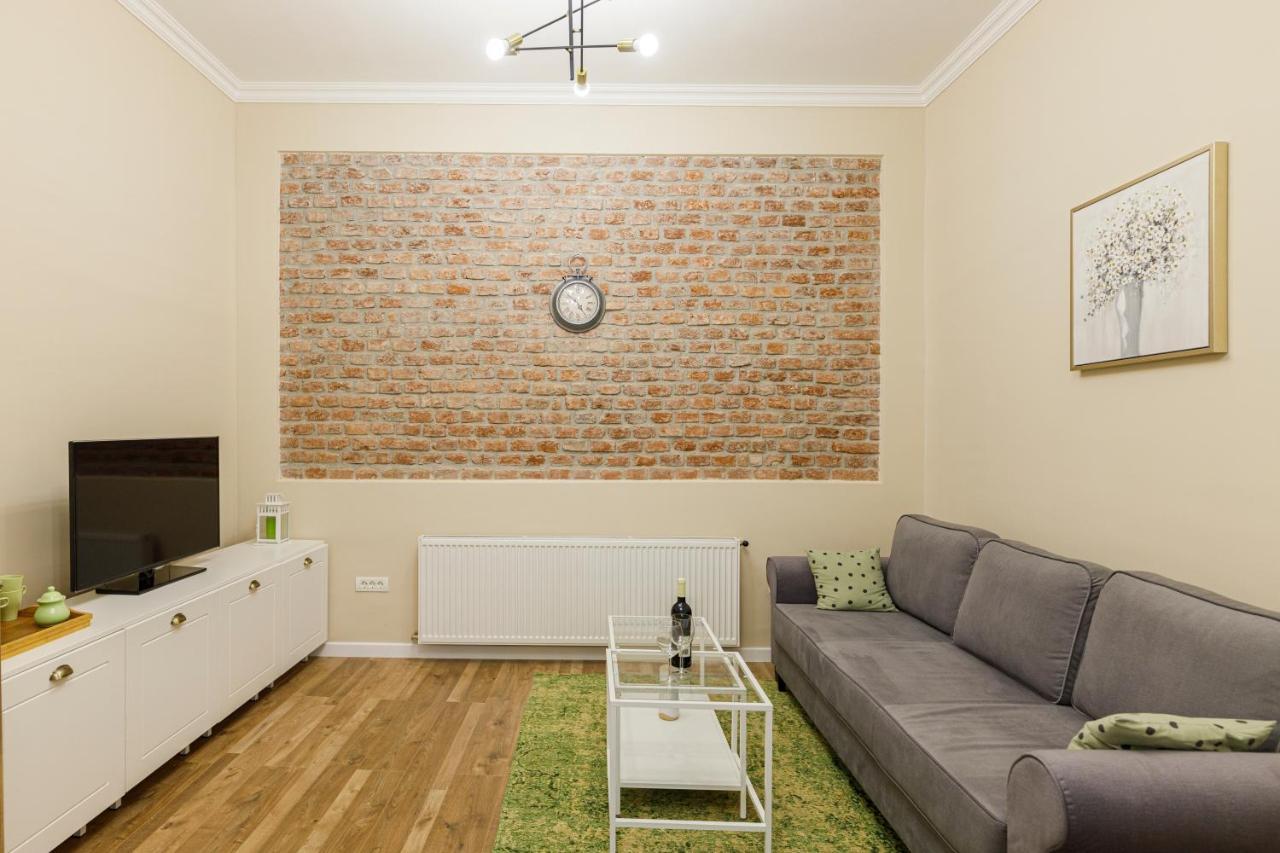 Beautiful Apartment In Heart Of Historical Center ทิมิชัวรา ภายนอก รูปภาพ