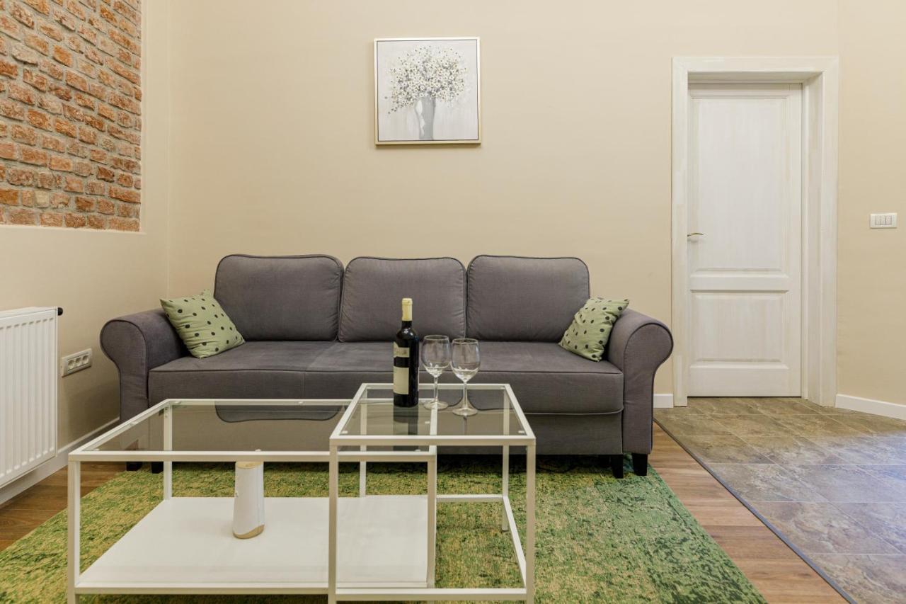 Beautiful Apartment In Heart Of Historical Center ทิมิชัวรา ภายนอก รูปภาพ