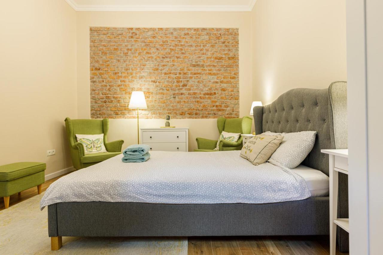 Beautiful Apartment In Heart Of Historical Center ทิมิชัวรา ภายนอก รูปภาพ