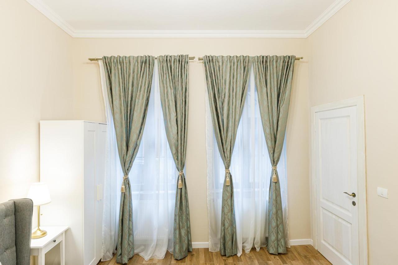 Beautiful Apartment In Heart Of Historical Center ทิมิชัวรา ภายนอก รูปภาพ